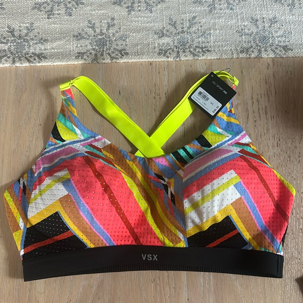 NEW Victoria Secret Sport Bra 34C